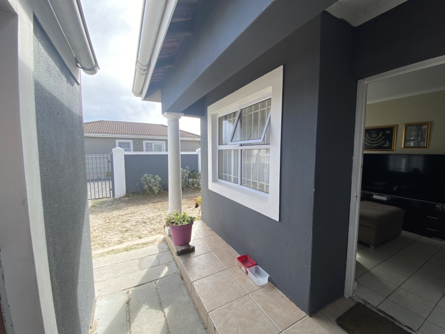 To Let 3 Bedroom Property for Rent in Muizenberg Western Cape